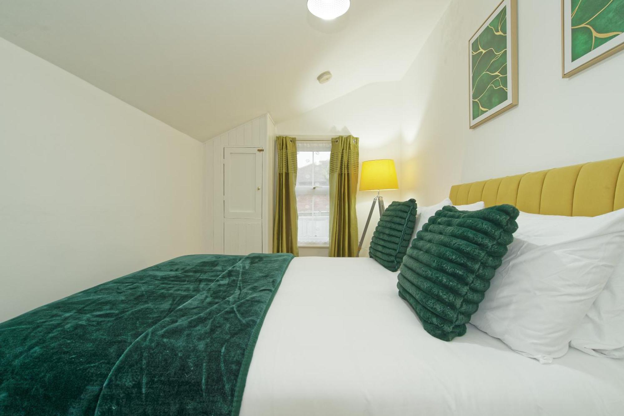 Lovely Luxury 3 Bed House Lejlighed Chatham  Eksteriør billede